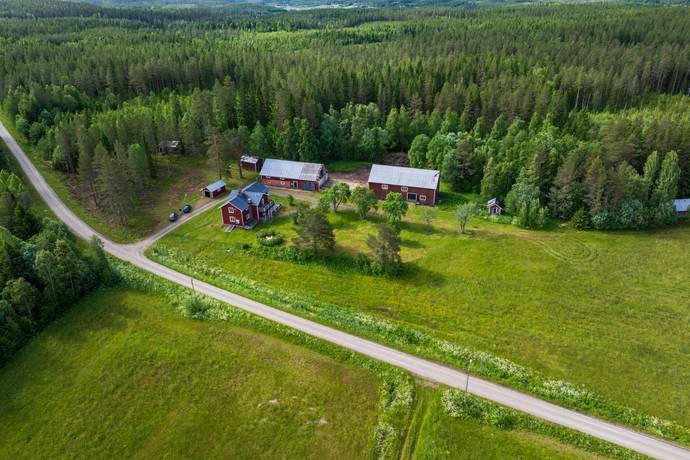 6 rum gård/skog på Andbacken 8 Nordmaling, Nordmalings kommun - bild 2