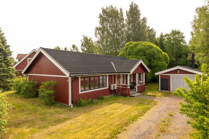 Roverudsvägen 4, Nybble, Kristinehamns kommun
