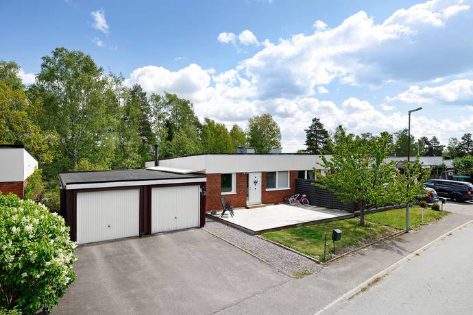 5 rum kedjehus på Svampvägen 13 Märsta - Norrbacka, Sigtuna kommun - bild 1