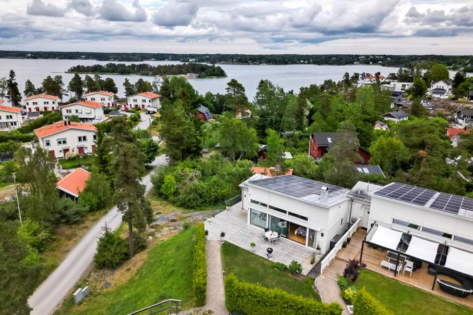 3 rum radhus på Solbacken 14I Mörtnäs, Värmdö kommun - bild 1