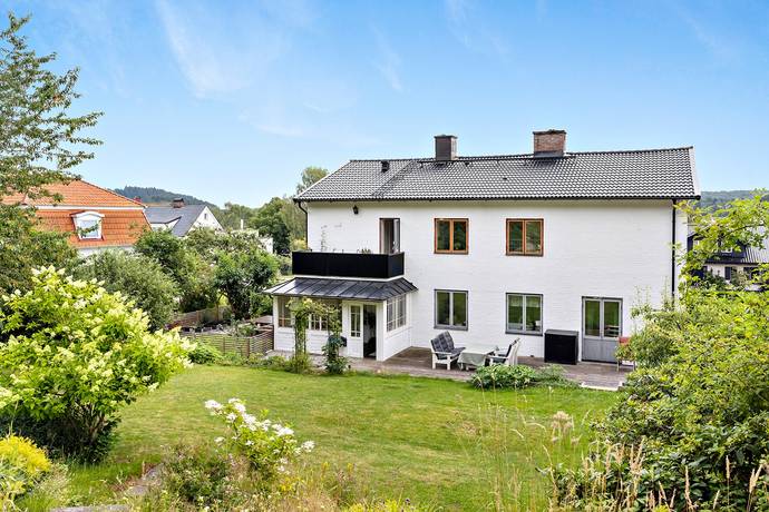 12 rum villa på Drottninggatan 25 Centrala Vårgårda, Vårgårda kommun - bild 3
