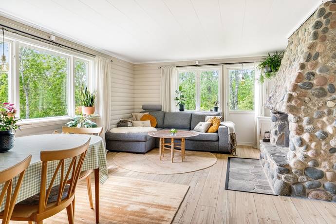 2 rum Vinterbonat fritidshus på Skälby 155 Saladamm Sala kommun - bild 4
