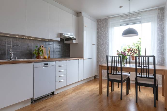 2 rum lägenhet på Tullingebergsvägen 8B G:a Tullingeberg, Botkyrka kommun - bild 5