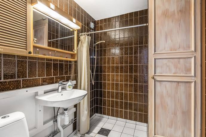 4 rum Radhus på Fridhemsgatan 15B Ulvhäll/Fridhem Strängnäs kommun - bild 16
