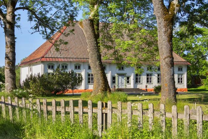 10 rum gård/skog på Harbonäs säteri Heby- Uppland, Heby kommun - bild 1