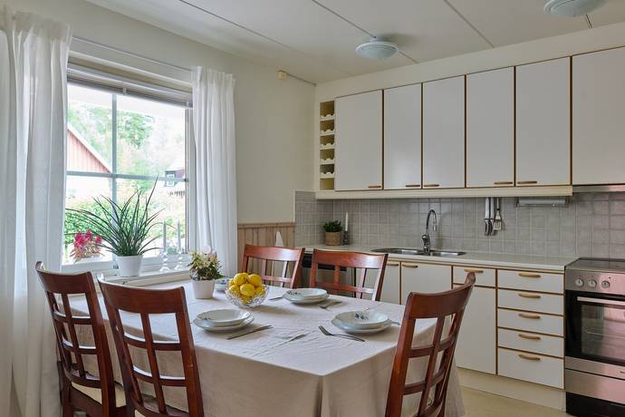 7 rum villa på Nyponstigen 112 Finninge, Strängnäs kommun - bild 5