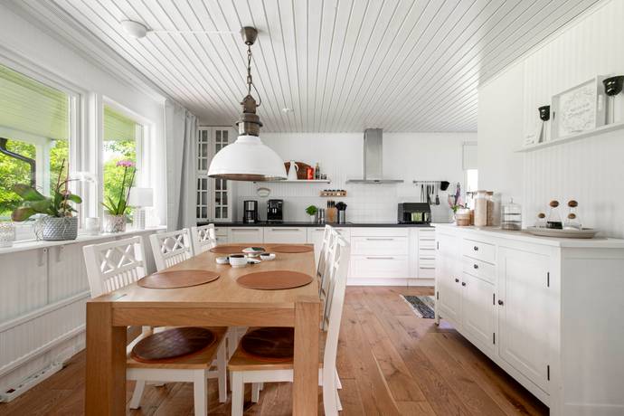 5 rum villa på Sjöbovägen 23 Munga, Västerås kommun - bild 3