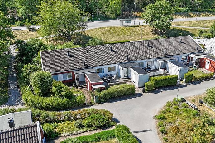 3 rum radhus på Kamomillvägen 24 Botkyrka-slagsta, Botkyrka kommun - bild 1