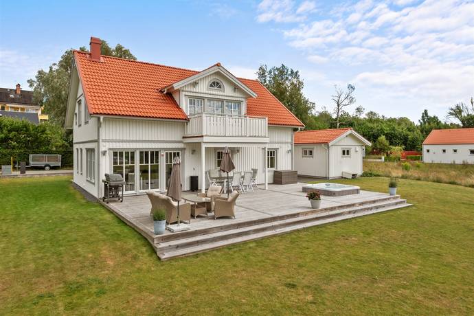 6 rum villa på Brinkvägen 16 Väddö - Älmsta, Norrtälje kommun - bild 1