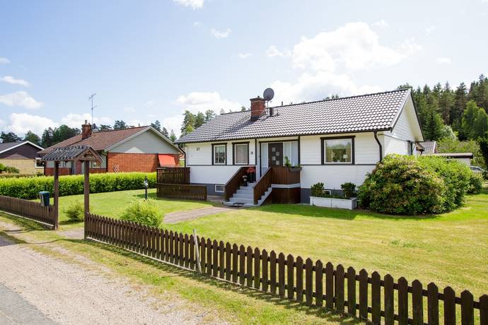5 rum villa på Vetlandavägen 37 Holsbybrunn, Vetlanda kommun - bild 1