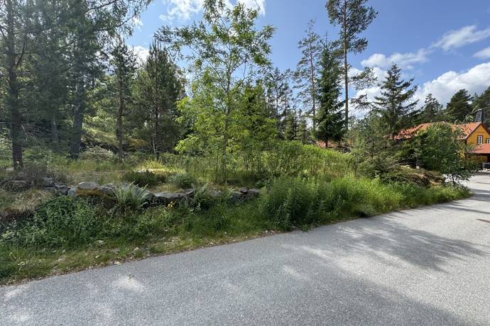 Tomt på Gamlebovägen 43 Salems kommun - bild 1