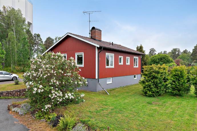 4 rum villa på Ringvägen 18 Hallstavik, Norrtälje kommun - bild 1