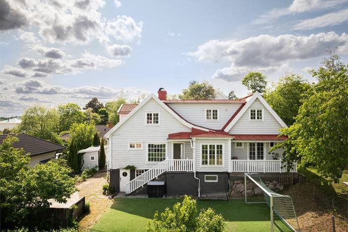 10 rum villa på Herrgårdsvägen 10B Danderyd Nora, Danderyds kommun - bild 2