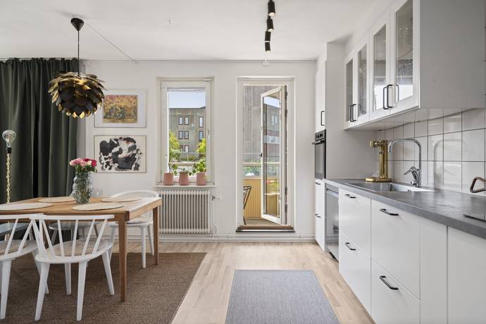 4 rum lägenhet på Utövägen 20 Västra Orminge, Nacka kommun - bild 1