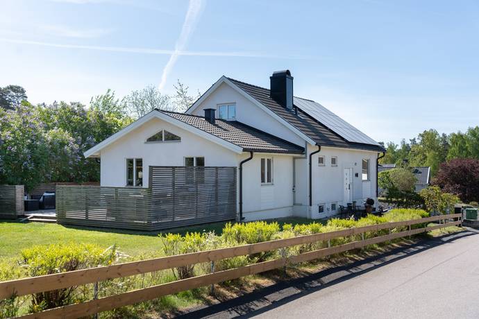 7 rum villa på Vibynäsgatan 1 Gamla Råslätt, Jönköpings kommun - bild 1