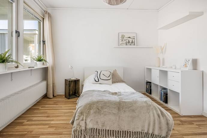 8 rum Radhus på Grenadjärgatan 13 Södra Skiljebo Västerås kommun - bild 30