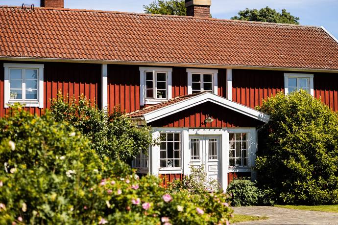 8 rum gård med jordbruk på Tjureda Södregård 2 Åby, Växjö kommun - bild 1