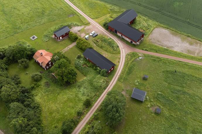 6 rum gård/skog på Bärsta 1 Kolbäck, Hallstahammars kommun - bild 1