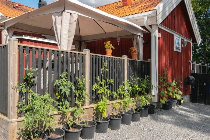 Hjälsta, Enköpings kommun