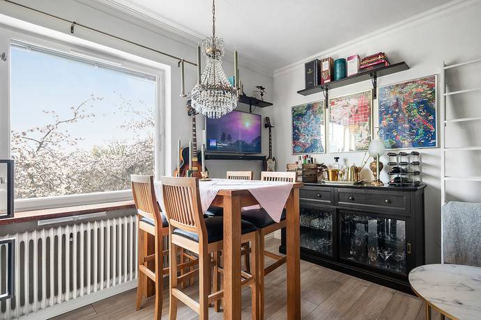 Adolfsbergsvägen 12, Mariehäll, Stockholms kommun