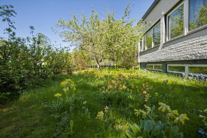 Hovtångsvägen 17, Valsätra, Uppsala kommun