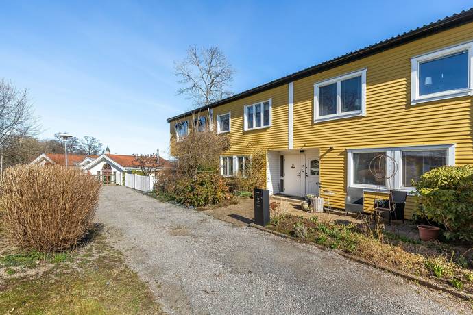 4 rum Radhus på Fridhemsgatan 15B Ulvhäll/Fridhem Strängnäs kommun - bild 2