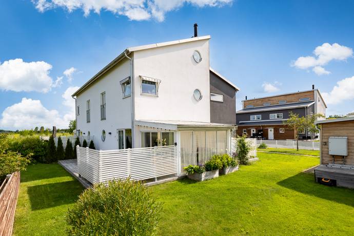6 rum parhus på Slingvägen 70 Hovsta, Örebro kommun - bild 1