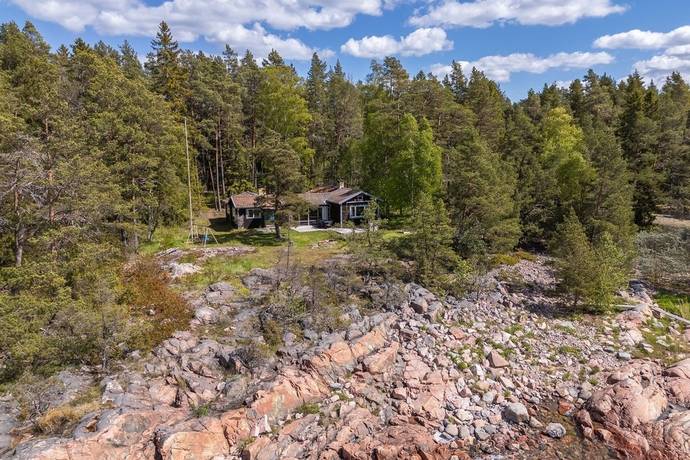 5 rum Fritidsboende på Väster-Mörtarö 933 Väster-Mörtarö, Gräsö Östhammars kommun - bild 2