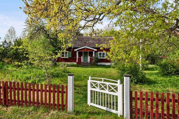 4 rum fritidshus på Lännavägen 132 Länna, Norrtälje kommun - bild 1