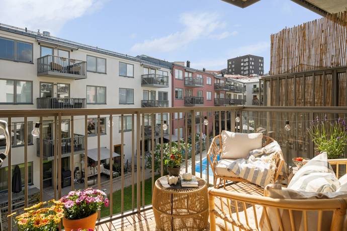 3 rum lägenhet på Midsommarvägen 55 Midsommarkransen, Stockholms kommun - bild 1