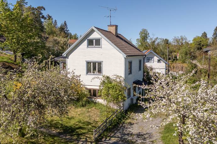 4 rum villa på Lännerstavägen 35 Lännersta, Nacka kommun - bild 1