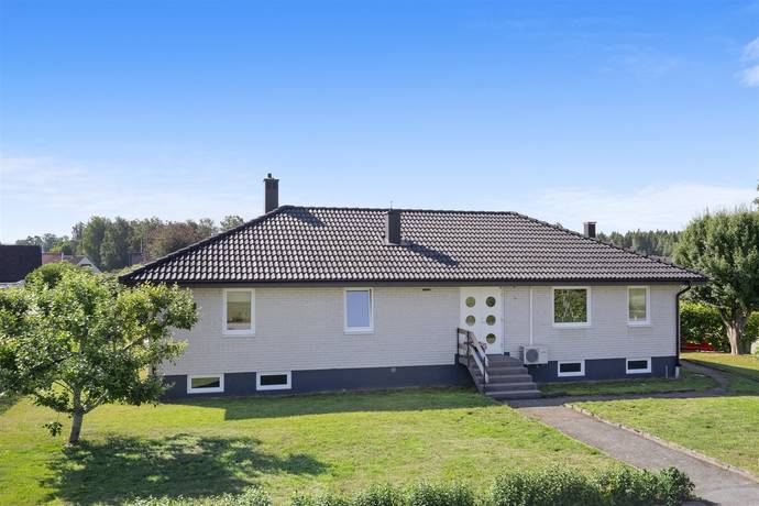 5 rum villa på Olofstorpsvägen 31 Axvall, Skara kommun - bild 1