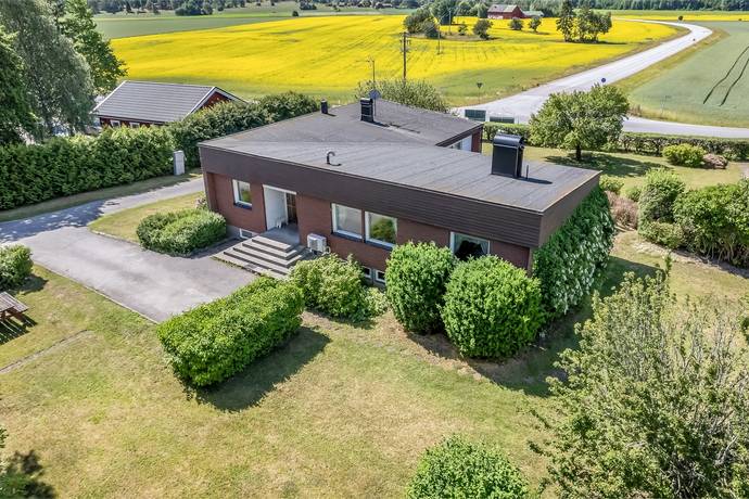 7 rum villa på Kyrkbyvägen 28 Bro - Håbo-tibble, Upplands-Bro kommun - bild 1