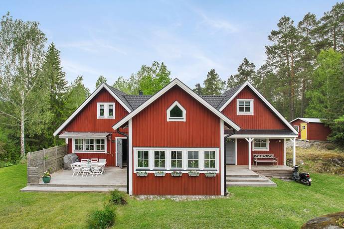 5 rum villa på Angöringsvägen 3 Södra Kopparmora, Värmdö kommun - bild 1