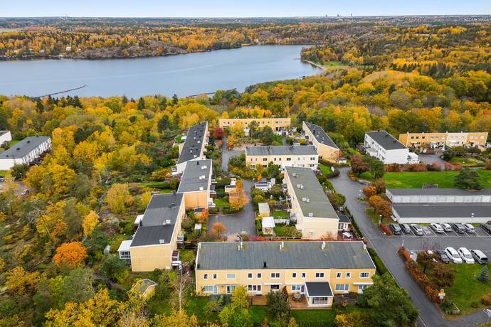 5 rum Radhus på Norrholmsgränd 1 Skärholmen Stockholms kommun - bild 4