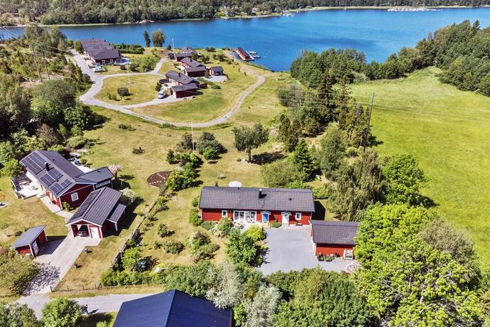 5 rum vinterbonat fritidshus på Näsuddsvägen 30 Väddö-Tomta, Norrtälje kommun - bild 1