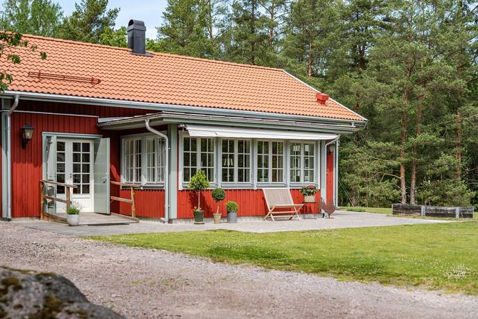 3 rum gård med jordbruk på Givetorp 6 Väderstad, Ödeshögs kommun - bild 1