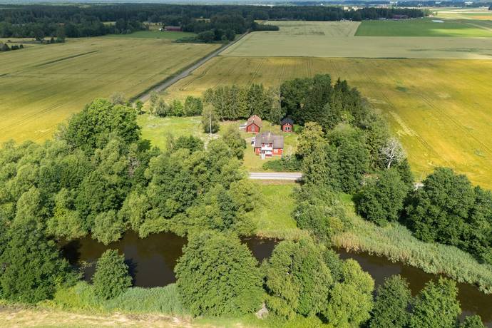 6 rum villa på Ullfors-Bro 102 & 104 Lantligt Söder Om Tierp, Tierps kommun - bild 1