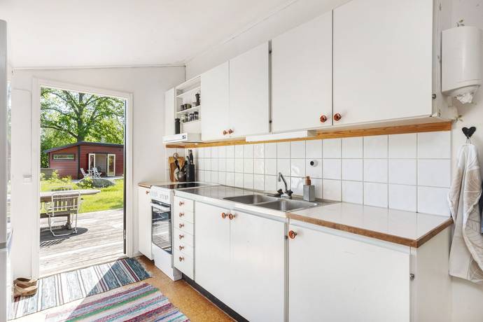 4 rum Vinterbonat fritidshus på Liljekonvaljstigen 50 Ringsö Strängnäs kommun - bild 15