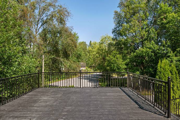 villa på Älgstigen 39 Lahäll, Täby kommun - bild 2