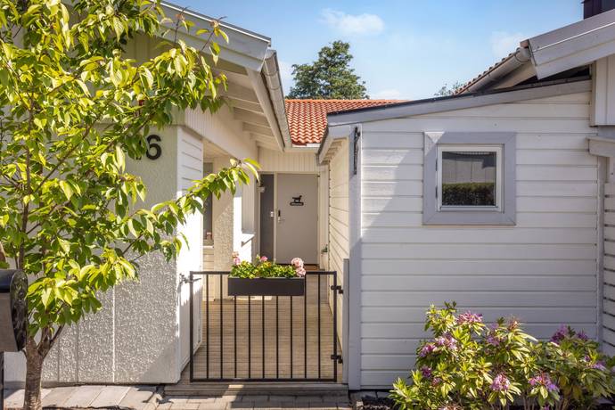 2 rum radhus på Basfiolgränd 16 Viksjö Hummelmora, Järfälla kommun - bild 1