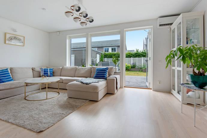 5 rum radhus på Boves gränd 8 Vega, Haninge kommun - bild 1