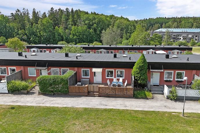 5 rum radhus på Bondestigen 57 Salem, Salems kommun - bild 1