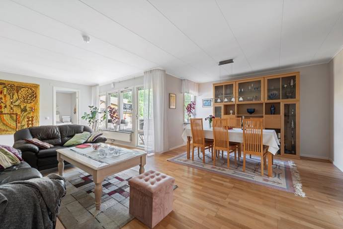 4 rum kedjehus på Rödklövervägen 57 Hässelby Norra Villastad, Stockholms kommun - bild 3