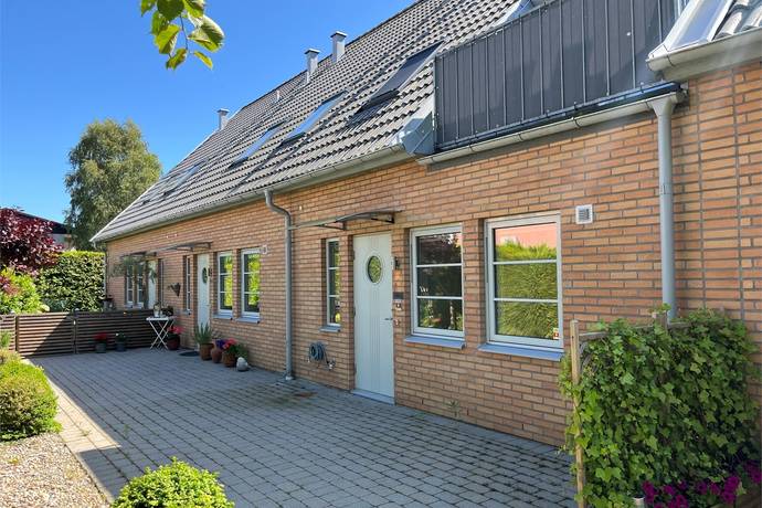 4 rum radhus på Rälsvägen 2E Höllviken, Vellinge kommun - bild 1