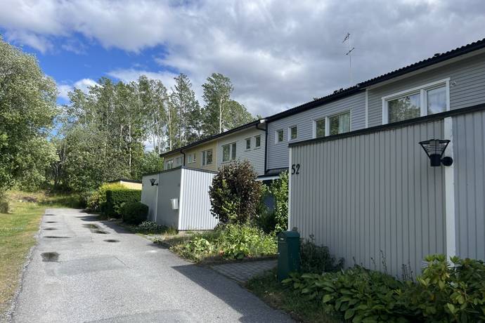5 rum radhus på Högbyvägen 52 Viksjö, Järfälla kommun - bild 1