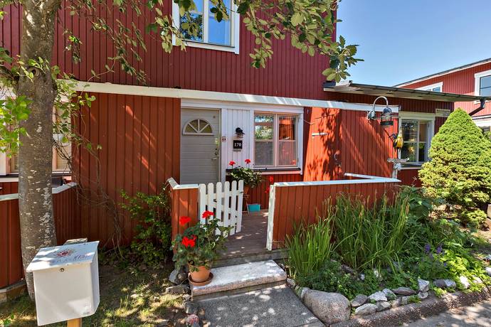 4 rum radhus på Nykarlebygatan 170 Akalla Trädgårdsstaden, Stockholms kommun - bild 2