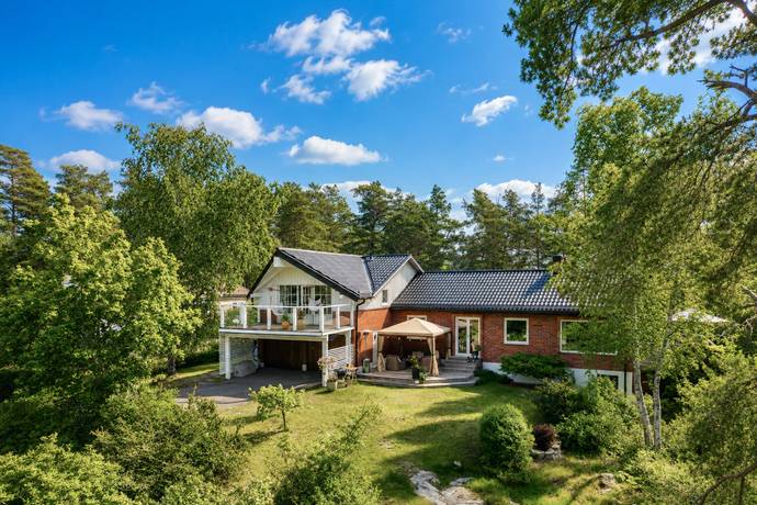 Sadelvägen 10, Jakobsberg, Järfälla kommun