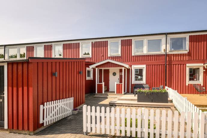 radhus på Kupeskärsgatan 15 Önnered, Göteborgs kommun - bild 1