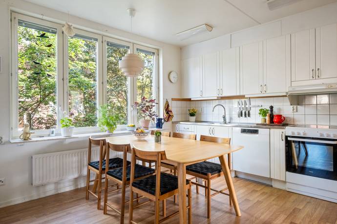 5 rum lägenhet på Lagavägen 22 Bagarmossen, Stockholms kommun - bild 5